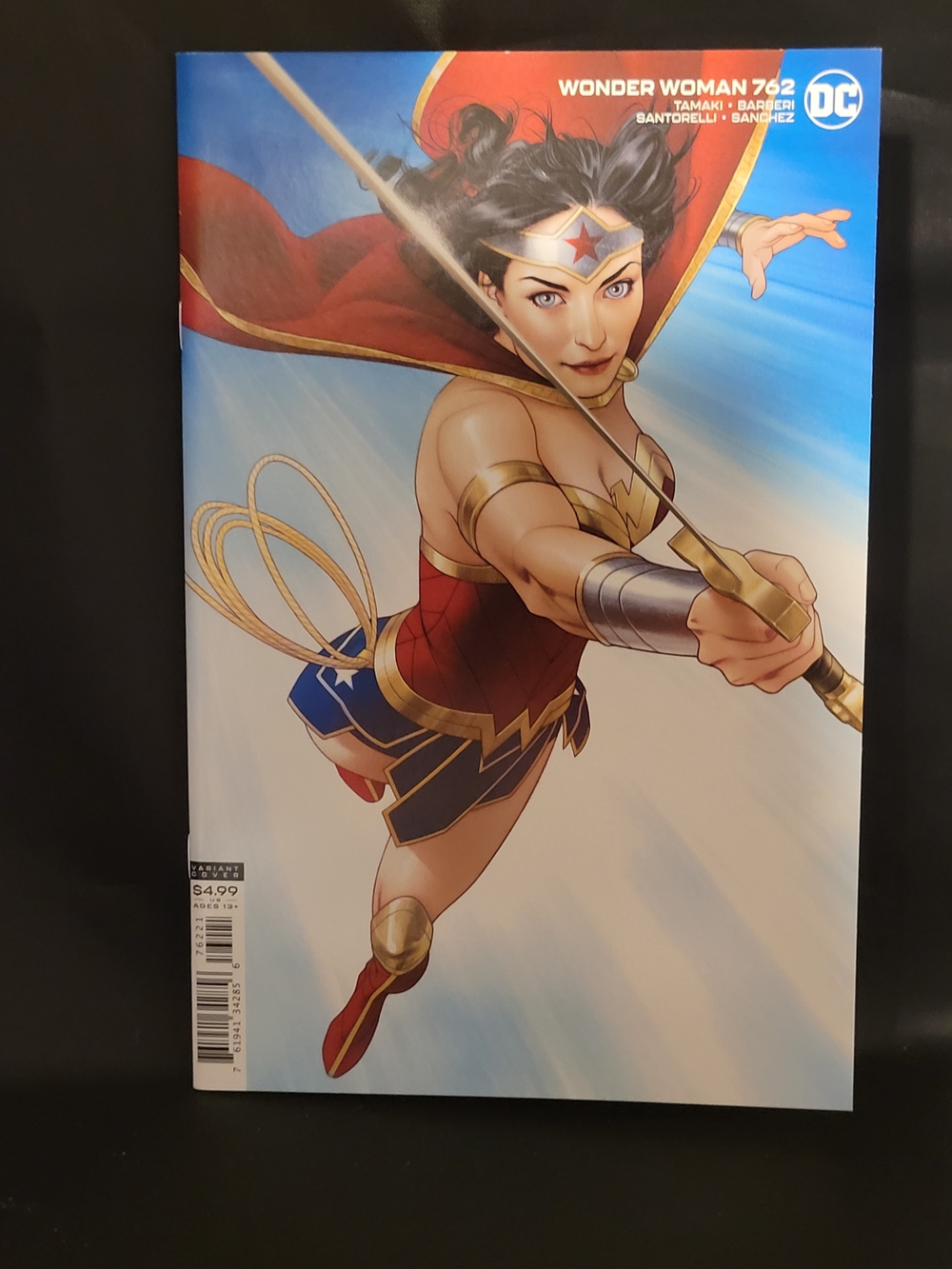DC Wonder Woman Comics- Red, Blue, Gold New Never Read